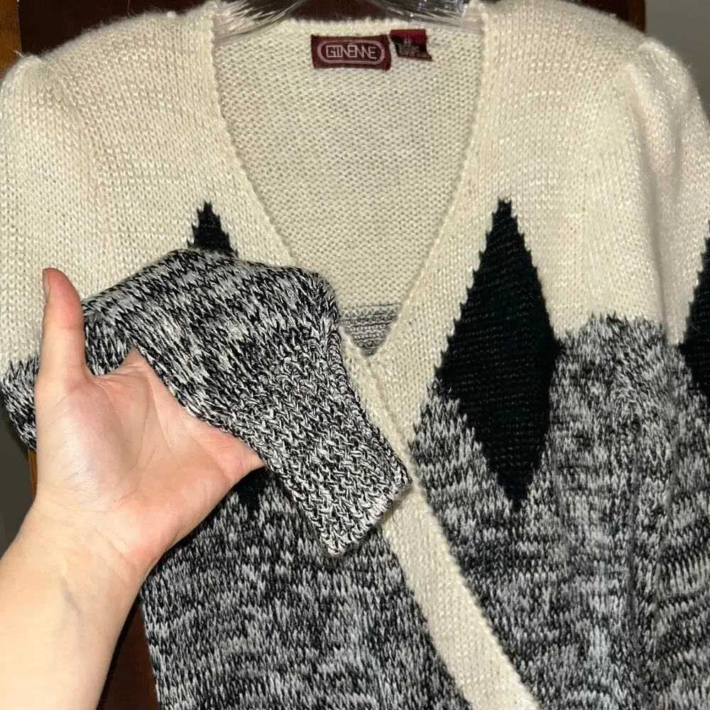 Ginenne Womens Vintage 90s Sweater Wool Gray V-Neck Knit Long Sleeve medium